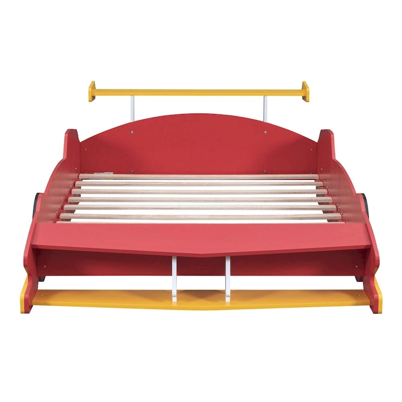 Plattformbett in Form eines Rennwagens in Originalgröße mit Rollen