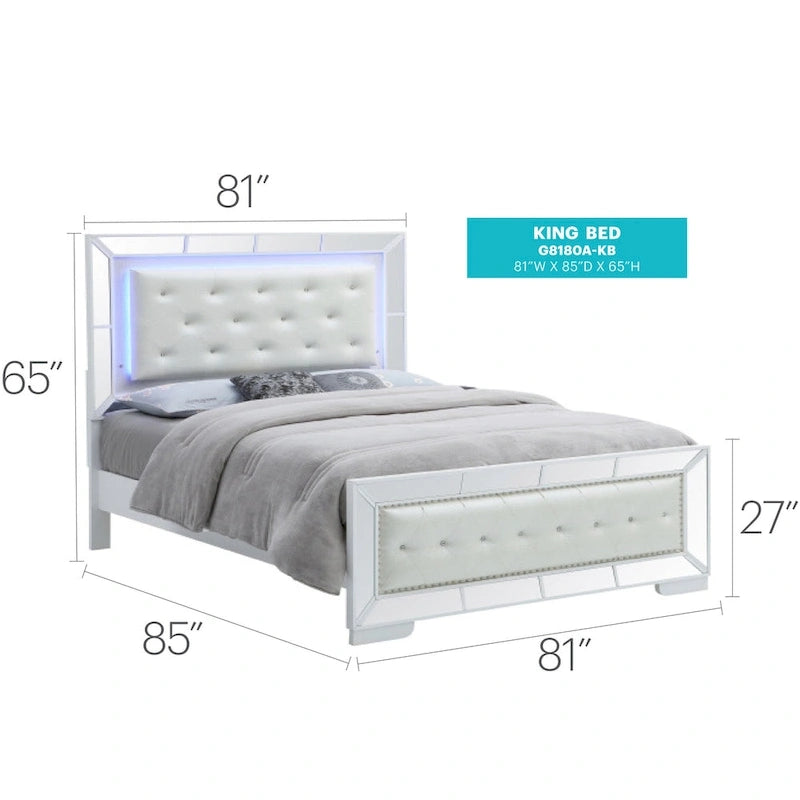 Modernes weißes Bett mit voller Platte