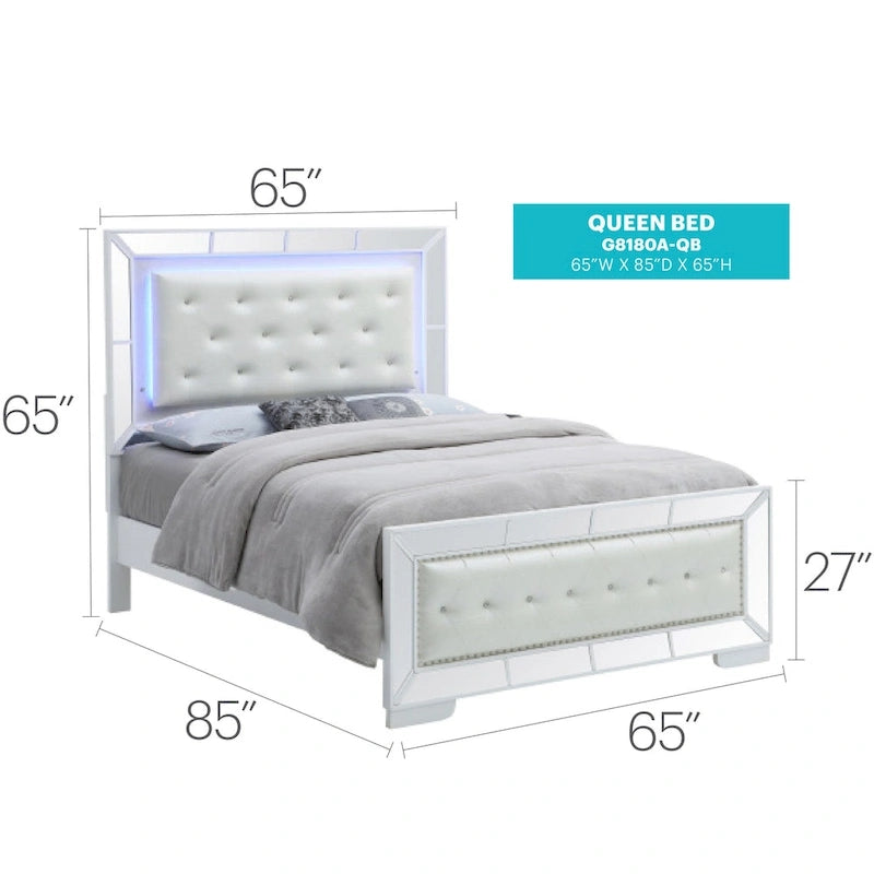 Modernes weißes Bett mit voller Platte