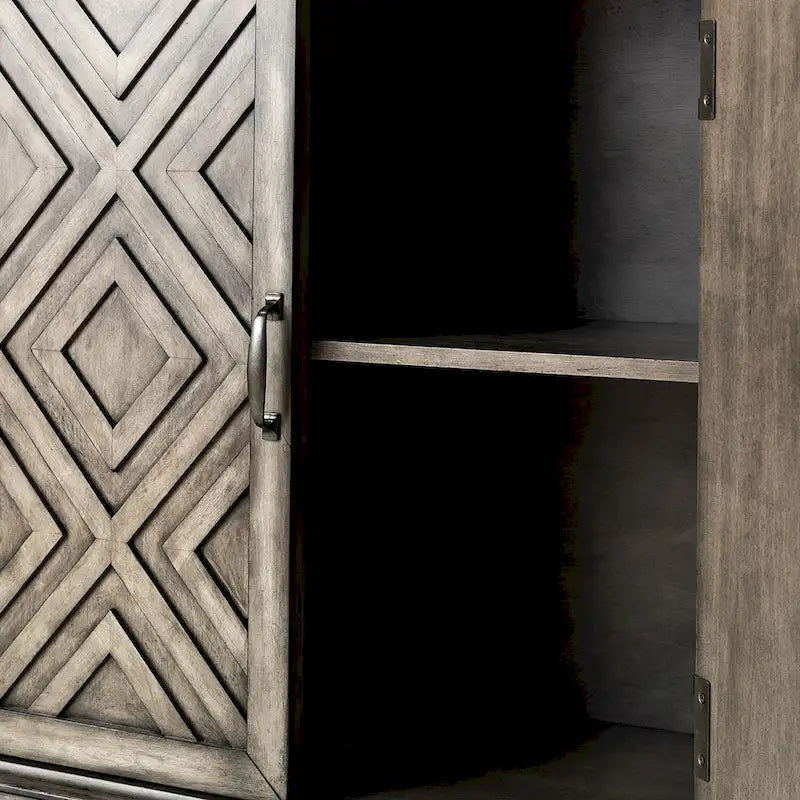 Traditionelles Sideboard im Used-Look mit verstellbaren Einlegeböden