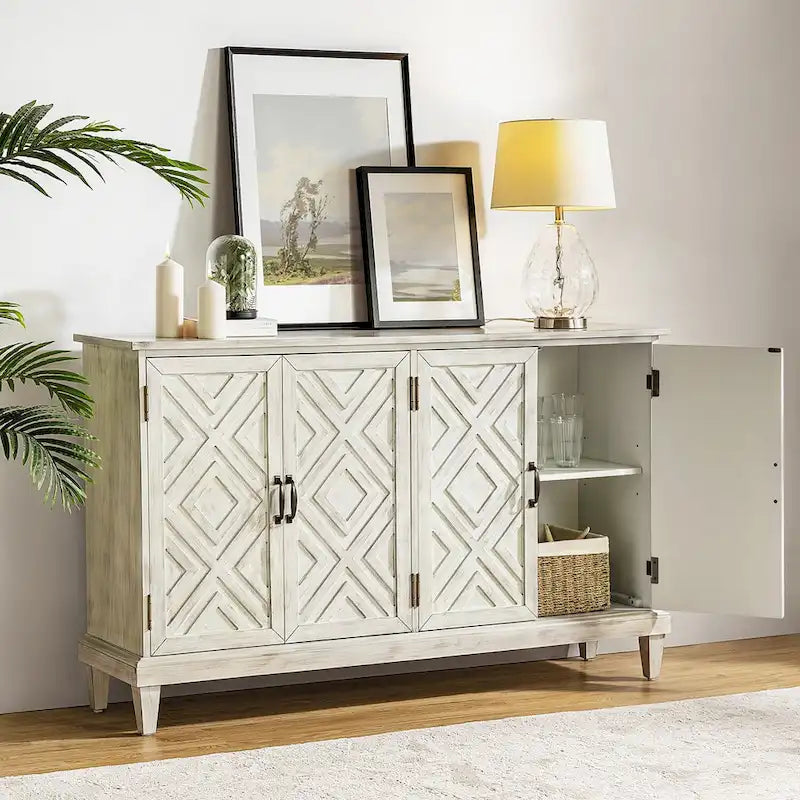 Traditionelles Sideboard im Used-Look mit verstellbaren Einlegeböden