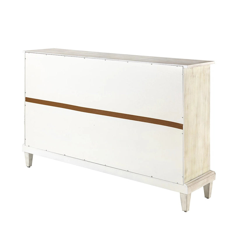 Traditionelles Sideboard im Used-Look mit verstellbaren Einlegeböden