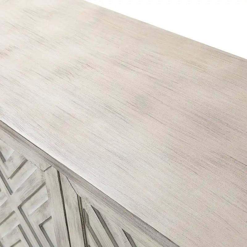 Traditionelles Sideboard im Used-Look mit verstellbaren Einlegeböden