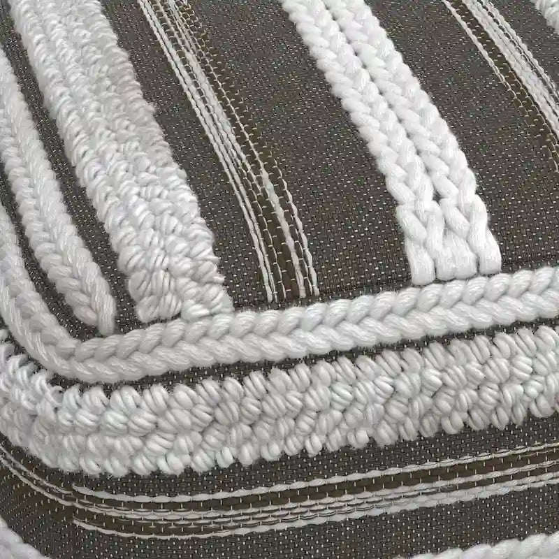 Boho-Sitzpouf mit handgewebtem Muster