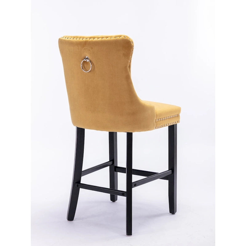 Samtbezogene Barhocker mit Knopfheftung und Holzbeinen, sowie Ziernieten in Chrom, Barstühle im Freizeit-Stil