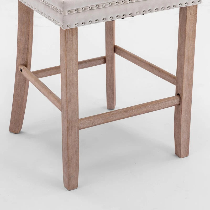 Samtbezogene Barhocker mit Knopfheftung und Holzbeinen, sowie Ziernieten in Chrom, Barstühle im Freizeit-Stil